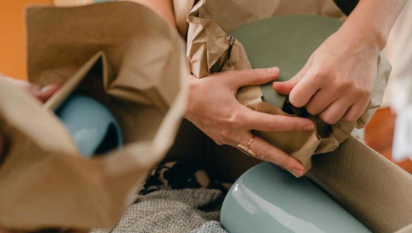 Comment emballer et transporter des objets fragiles lors d'un déménagement